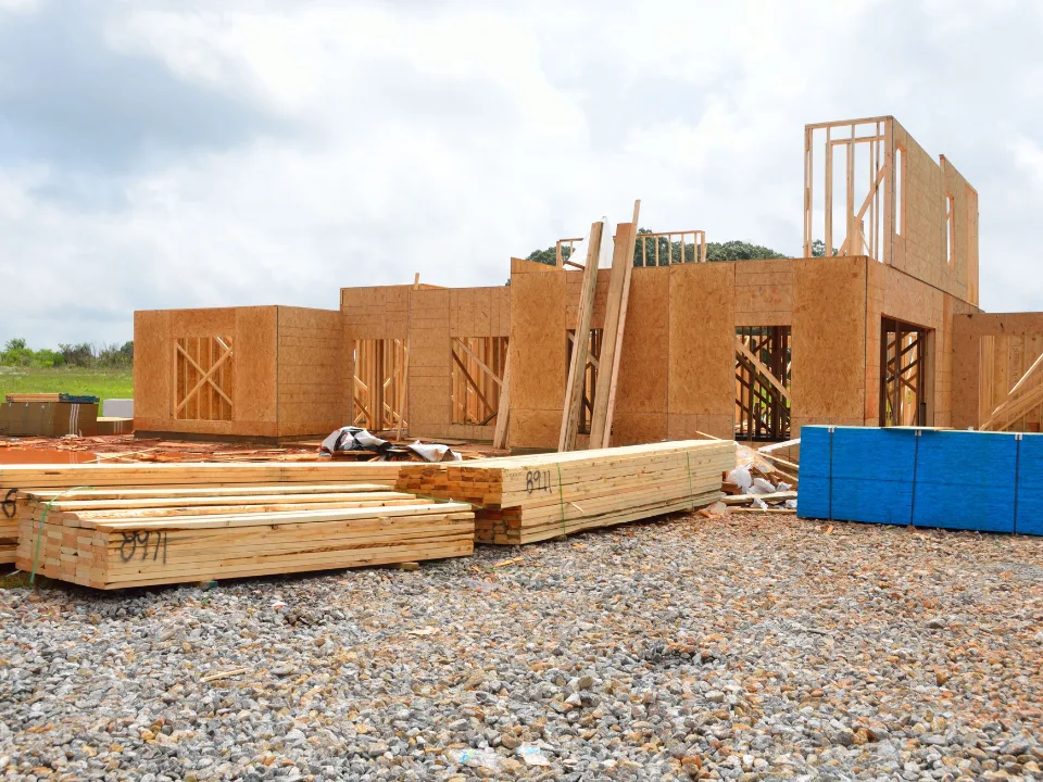 Single-Family Construction Surges While Multifamily Slows