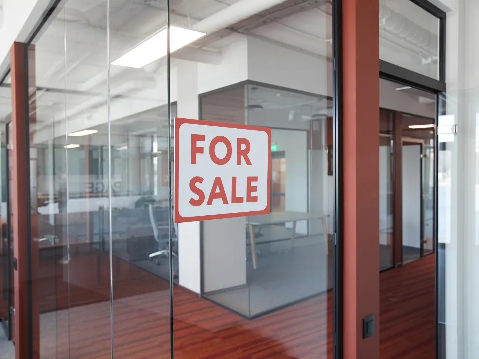 Office sales surged in Q1 2025, with transaction volume and average pricing both climbing sharply compared to last year.