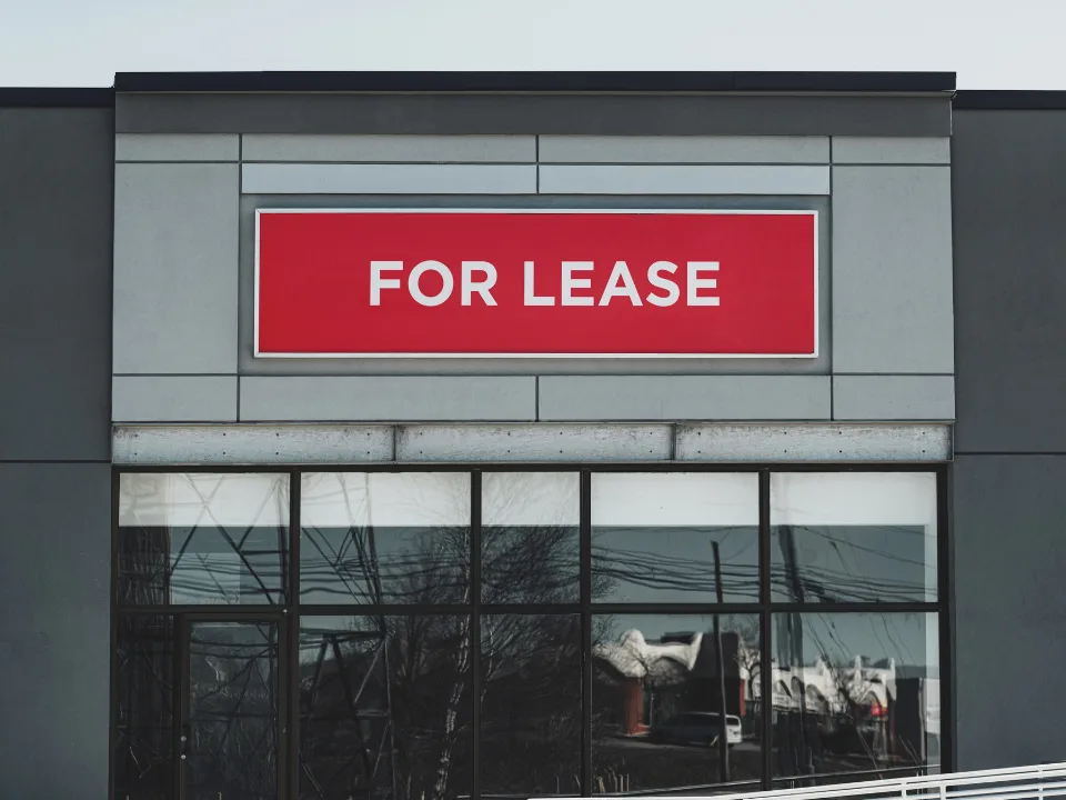 Net lease investment hit $9.6B in Q1 2025 as retail and industrial sectors drive continued market recovery.