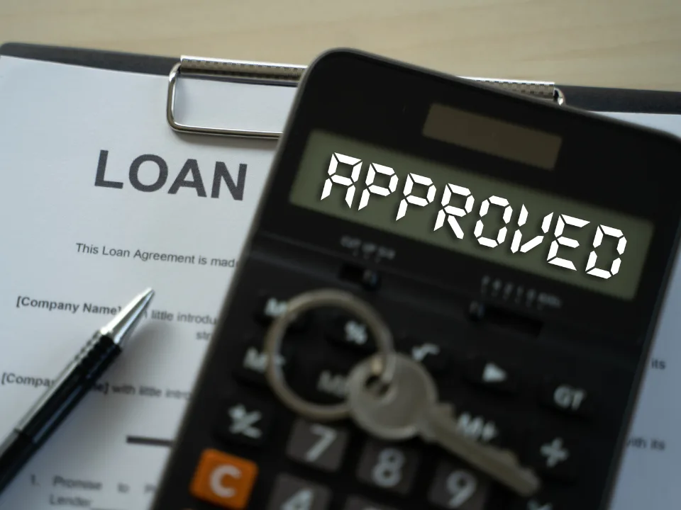 CRE CLO distress rates fall and issuance surges, signaling a strong recovery in the commercial real estate debt market.