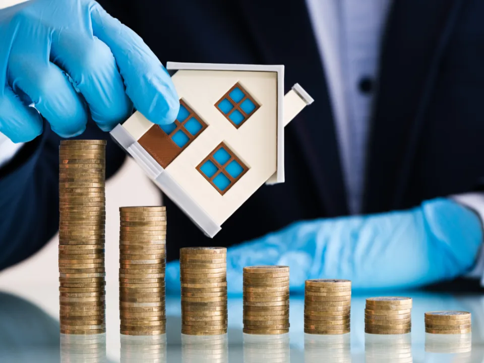 CRE finance sentiment dropped sharply in Q1 as tariffs and inflation raise fears of stagflation and delay interest rate relief.