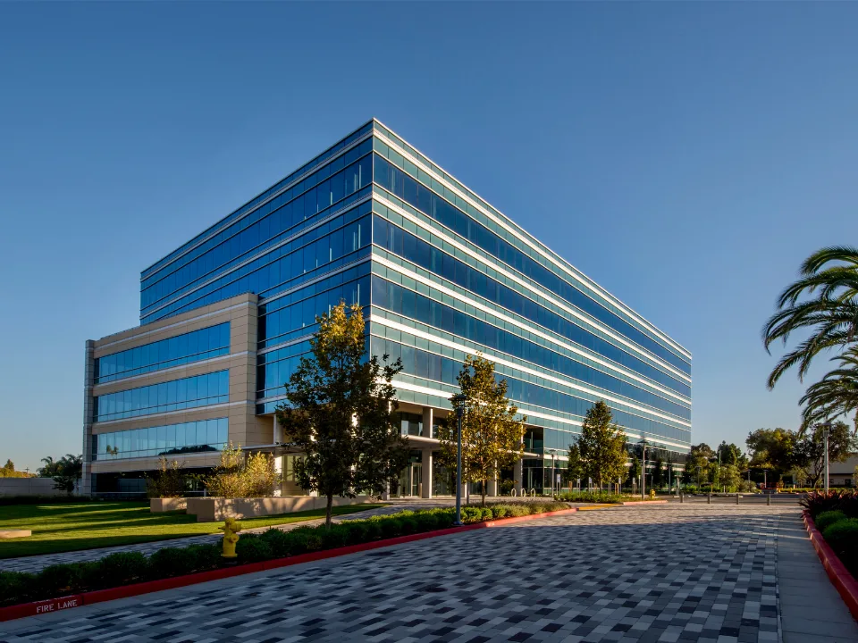 Amazon tenancy tests investor confidence in Silicon Valley as MDY lists fully leased Santa Clara office building.