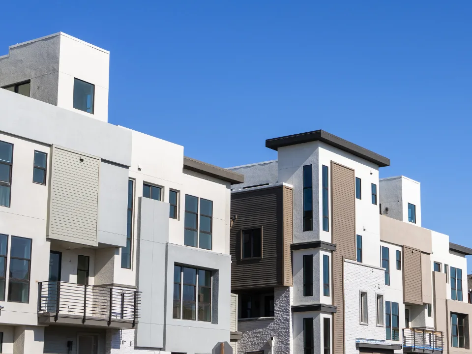 Multifamily vacancy drops to 5% nationwide as strong renter demand and slowing construction tighten apartment availability.