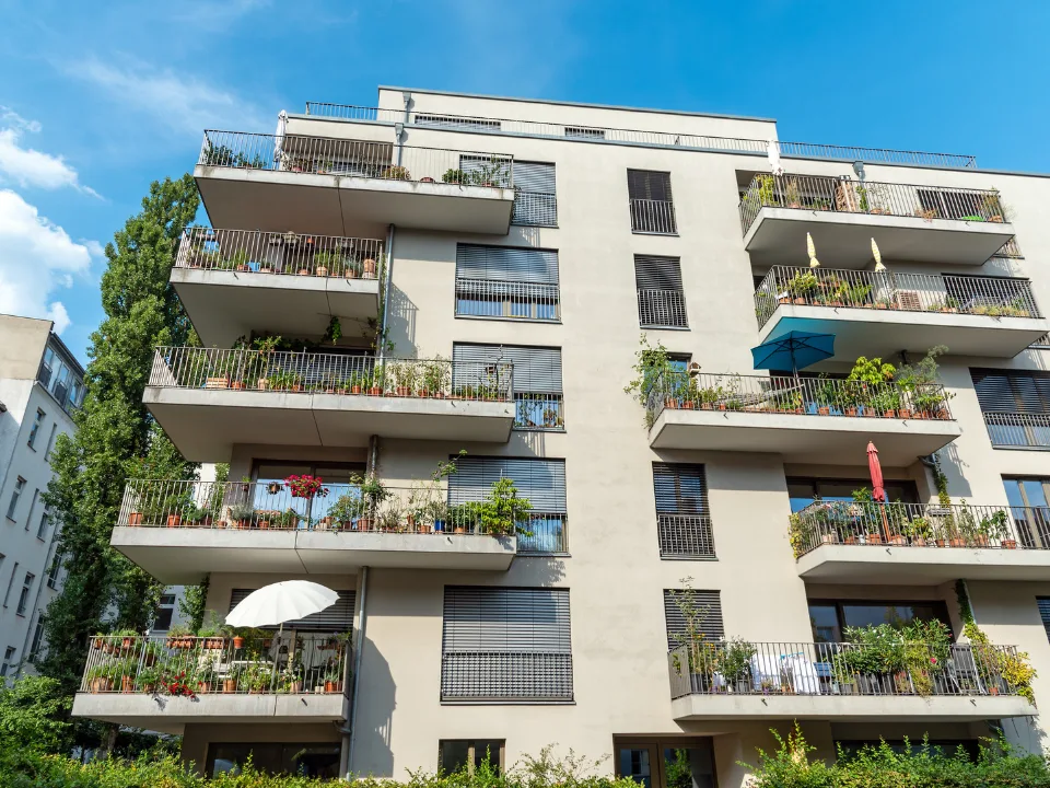 NYC rent hike proposal aims to offset rising costs for rent-stabilized buildings as landlords warn of deepening financial pressure.