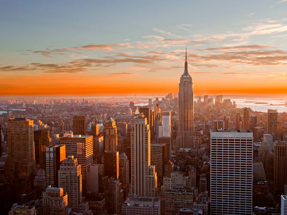 Manhattan’s office market is showing strong signs of recovery, with leasing activity on pace for its best performance in over two decades.