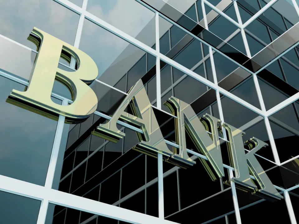 Blackstone offloads $400M in Signature debt to Bayview, continuing its strategy to shed troubled commercial real estate loans.