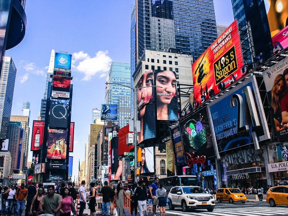 NYC faces a sharp tourism decline in 2025 as Trump-era tariffs and immigration policies reduce international travel.