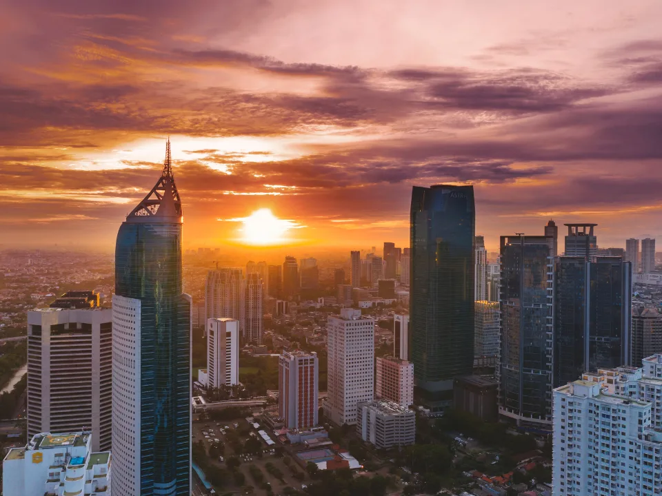 REITs target the valuation gap by exploring private deals and strategic alternatives amid market uncertainty in 2025.