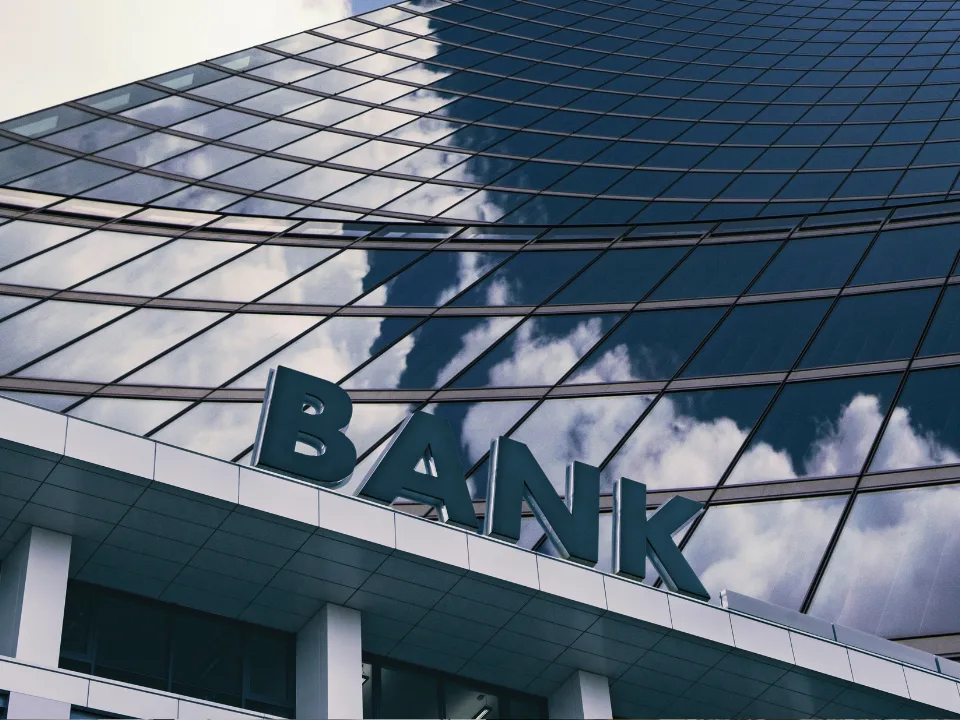 CRE lending shows signs of recovery as banks cautiously re-enter a market reshaped by regulation and rising risks.