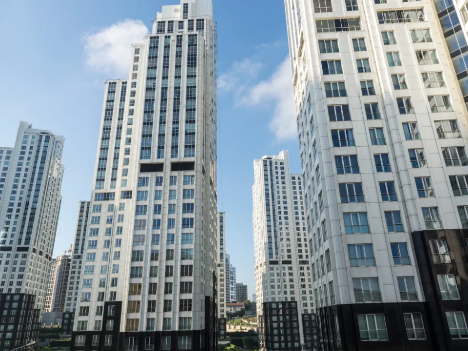 Office strategy is evolving as companies prioritize employee experience alongside cost in real estate decisions.