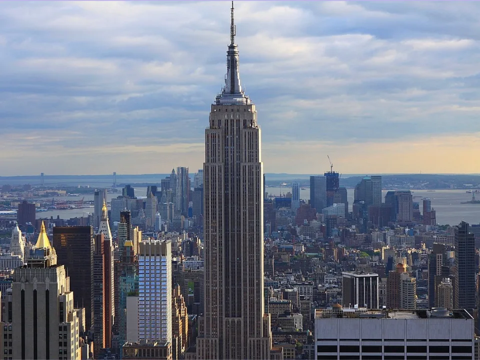 RXR acquisition of 590 Madison Ave nears $1.1B, marking NYC’s biggest office sale since Google’s 2022 Hudson Square deal.