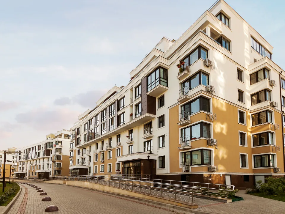 Multifamily forecast shows slower rent growth in 2025 as supply peaks and labor trends pressure apartment demand across US markets.