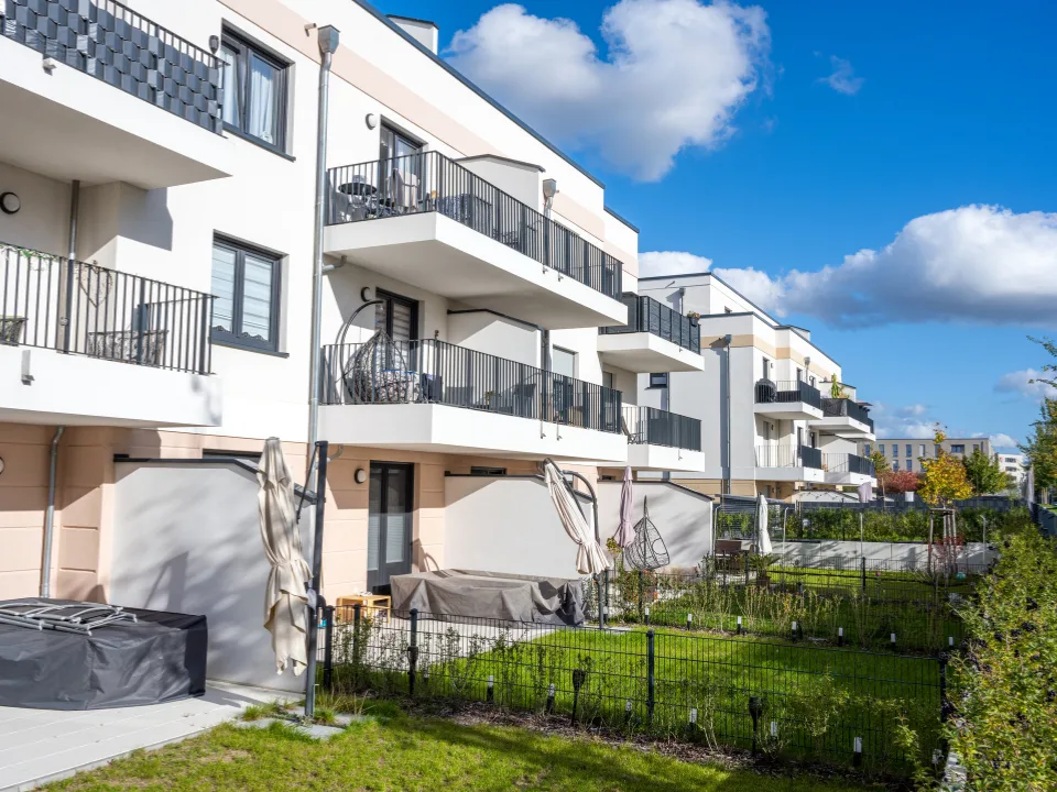 Rent growth slows in June as vacancies hit 7%, signaling softness in the multifamily market despite seasonal demand.