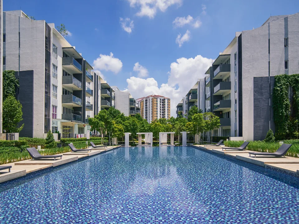 Foreign buyers are boosting NYC real estate in 2025, with luxury sales and international demand rebounding across the city.