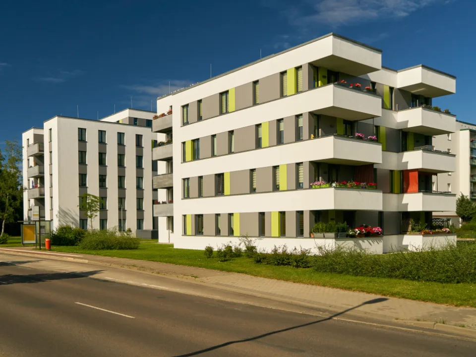 Cap rates compressed in Q2 2025 as multifamily underwriting metrics improved across core and value-add assets.