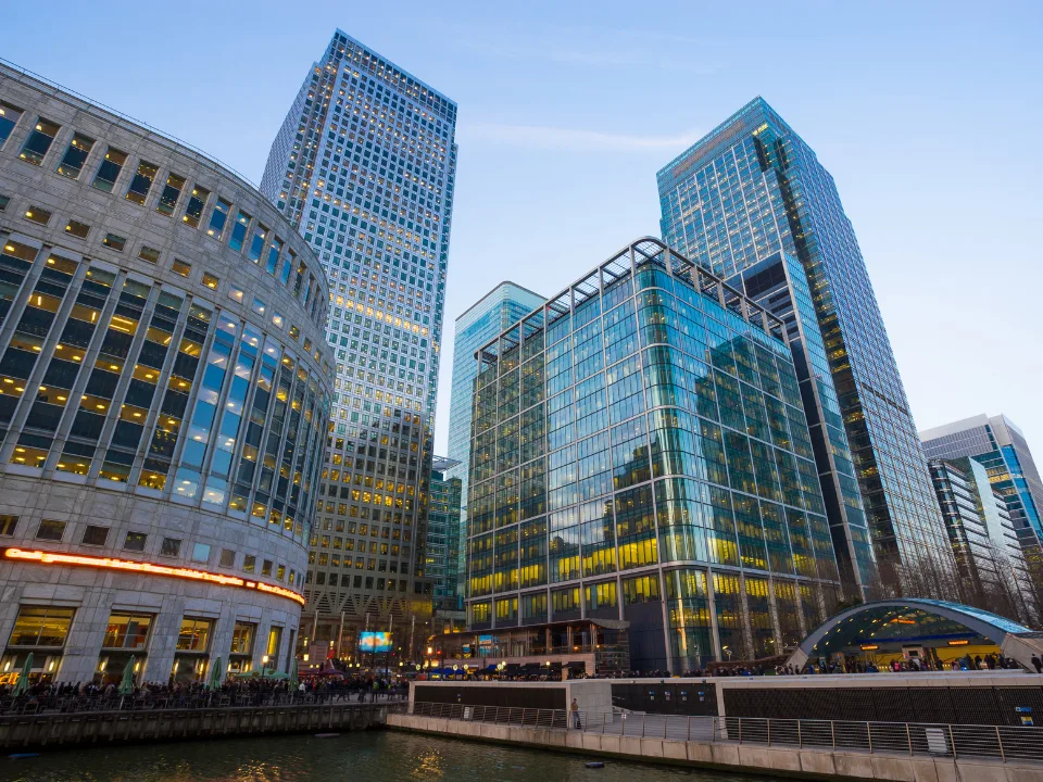 Private real estate draws investors amid inflation, tariffs, and market volatility, offering income and portfolio stability.