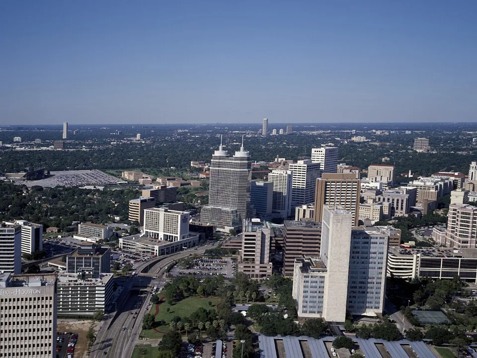 Single-family rentals hit record highs in Houston as aging multifamily properties struggle to keep renters.