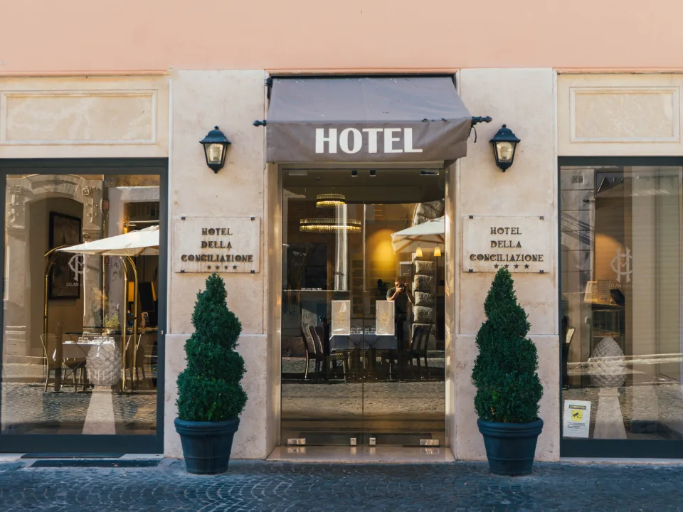 Weekend Travel Lifts U.S. Hotel Performance to End June