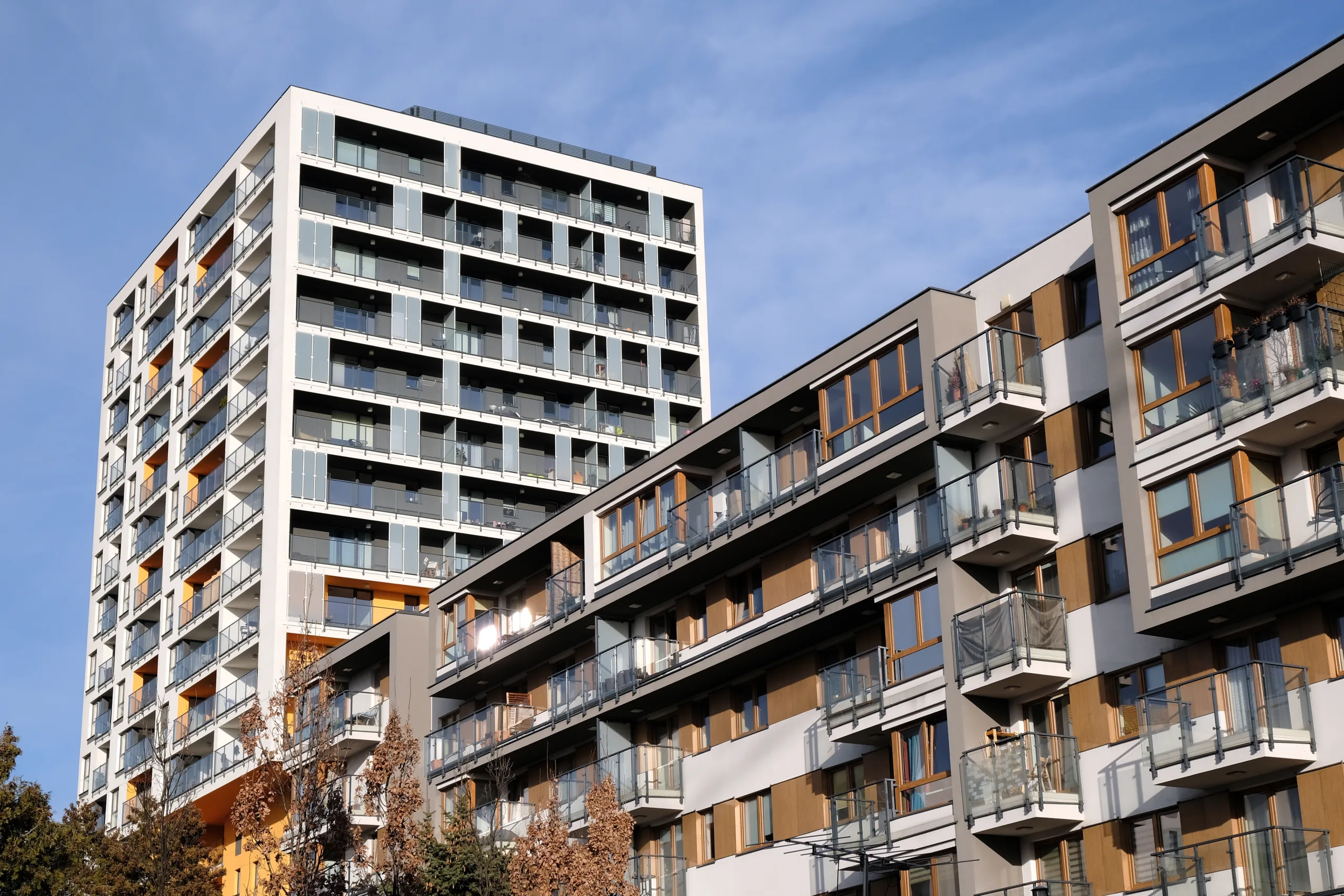 Only six major US apartment markets saw occupancy decline in June despite strong national leasing trends and tightening rates.