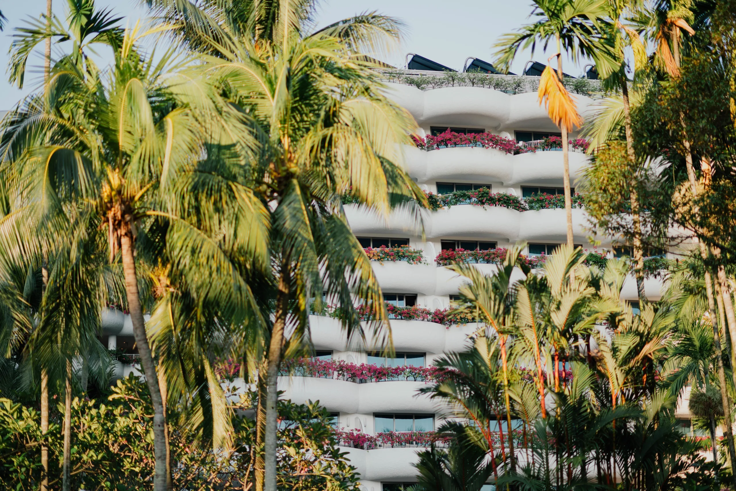 Crow Holdings buys 376-unit Davie complex for $98M as South Florida multifamily sales show signs of recovery.