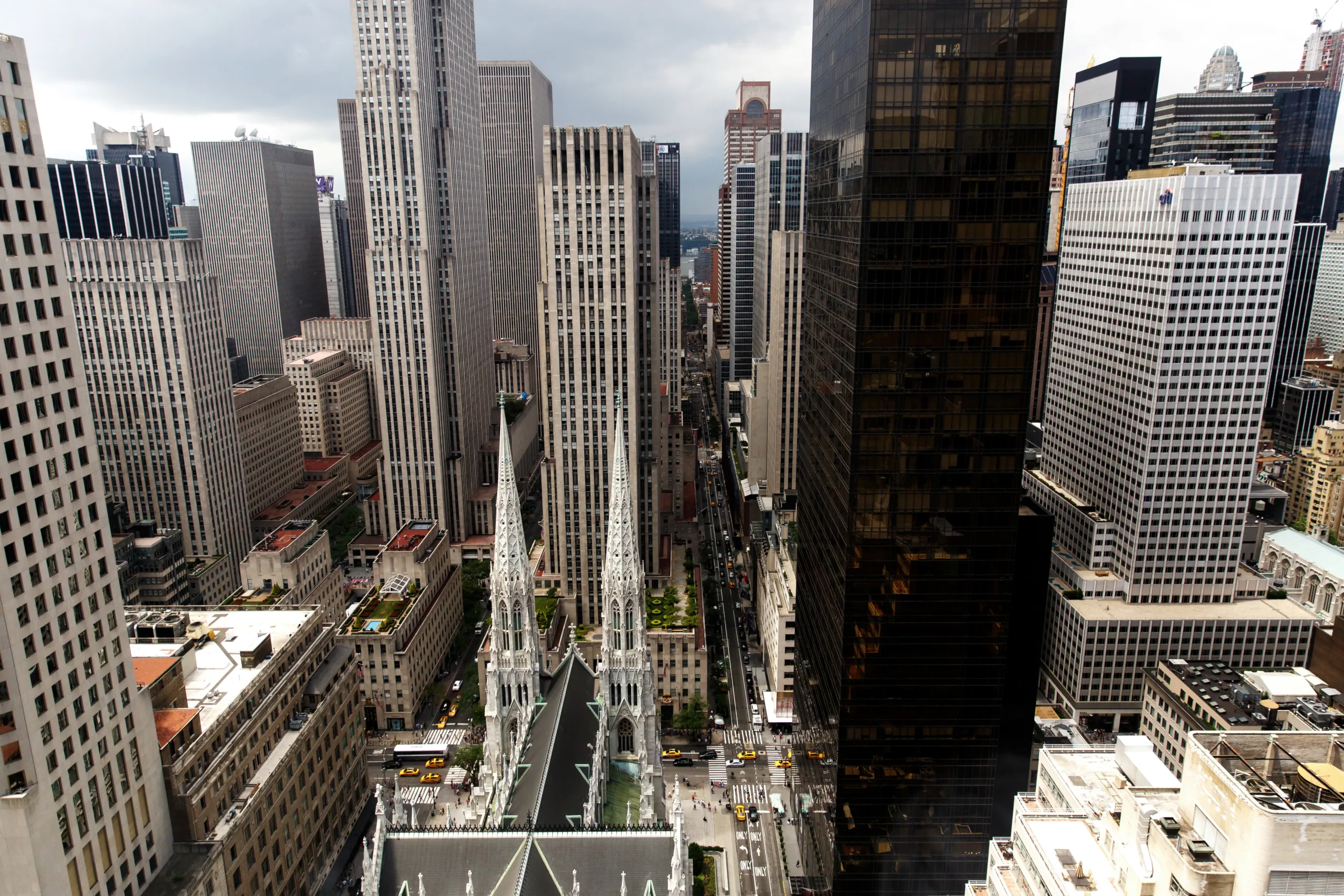 Hines proposes a record-breaking office tower in San Francisco, betting on downtown’s recovery and future demand.