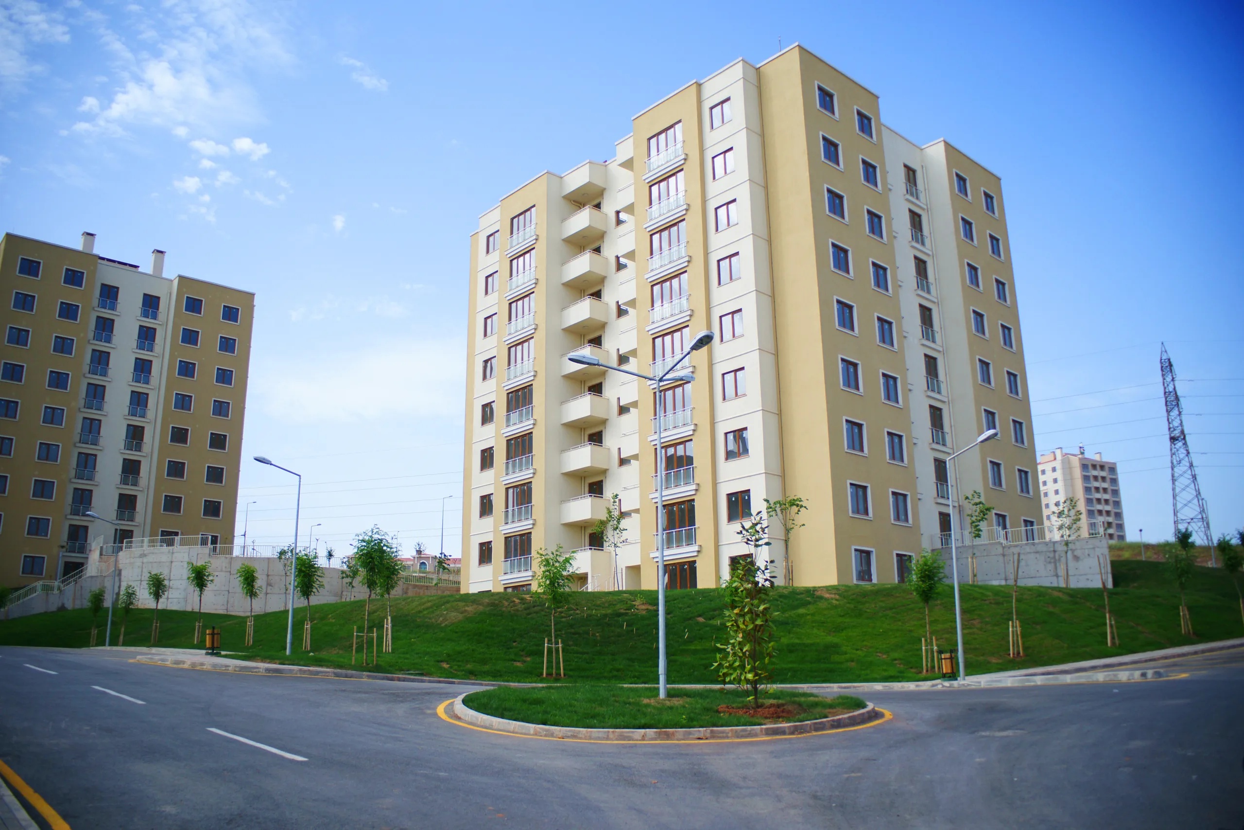 Fee disclosure laws are reshaping how multifamily landlords advertise rentals, pushing transparency across the housing market.