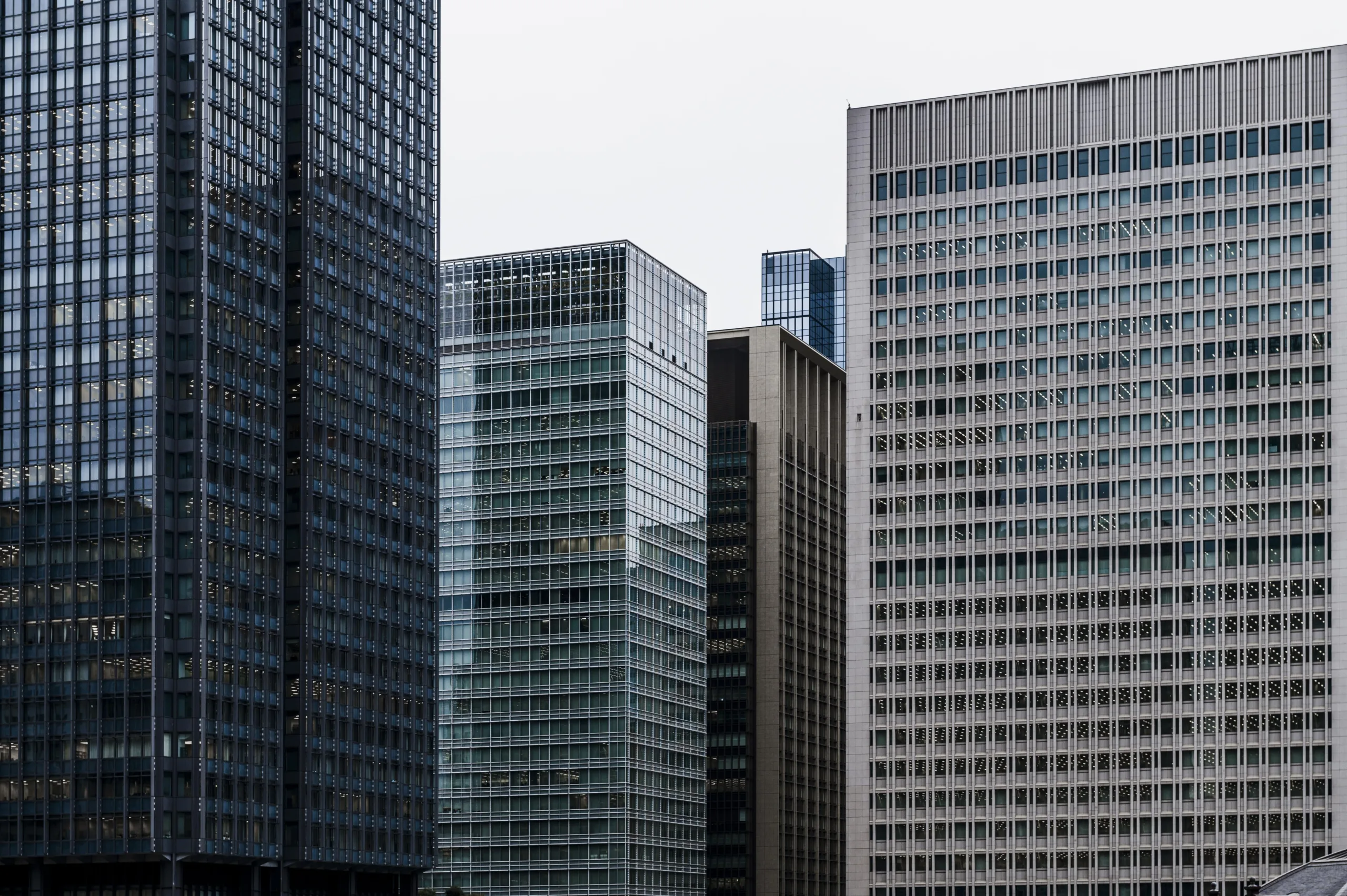 Office demand rose nationally in Q2 2025 but local markets like Boston and DC saw sharp declines while Chicago surged.