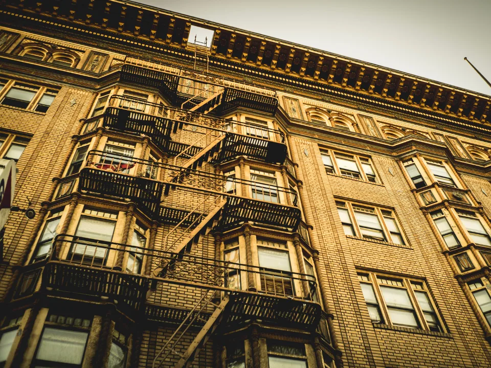 New Rochelle adds thousands of units, easing rent pressure in the NYC metro area with fast approvals and pro-growth housing policies.