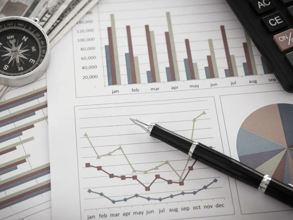 CMBS issuance surged in 2025 with rising investor demand for SASB and CRE-CLO deals despite distress and loan defaults.