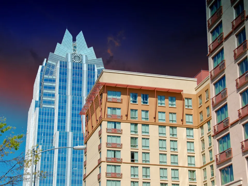 Apartment construction tops 500K units in 2025, led by the South and Austin's surge in rental housing development.