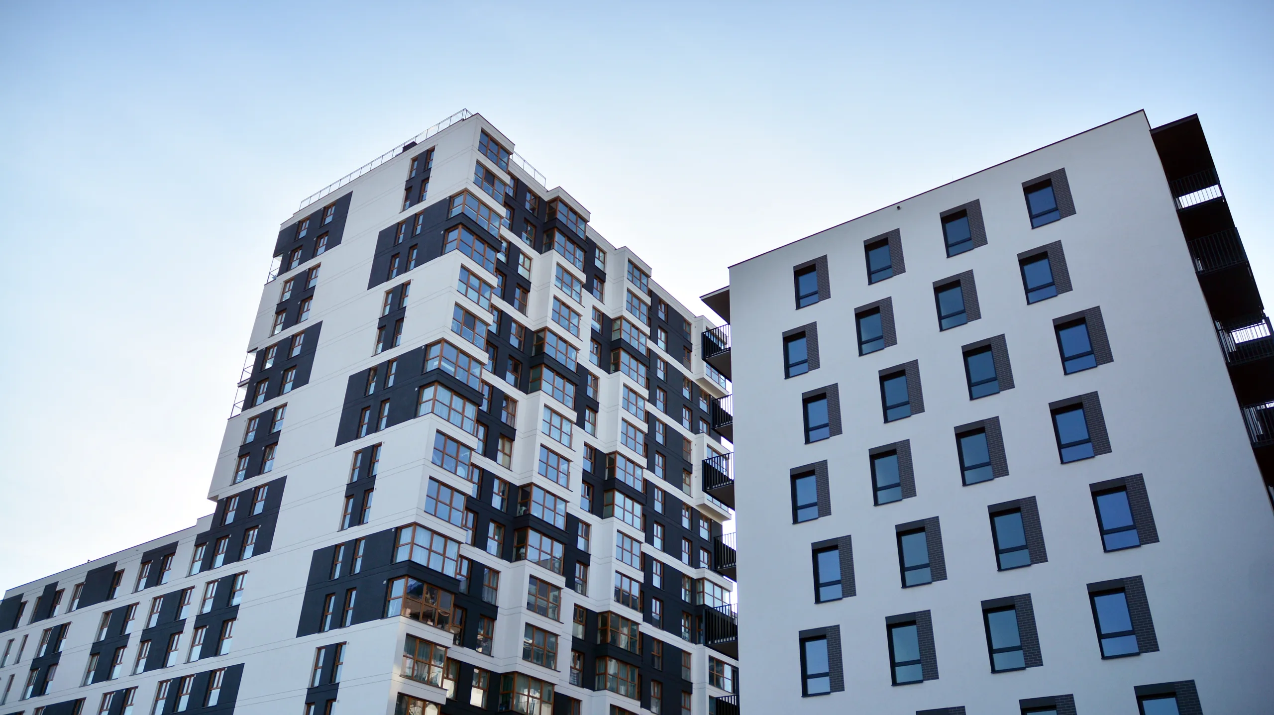 Rent growth stalled in July 2025, with US averages flat at $1,717 as supply pressures and cooling demand weigh on the market.