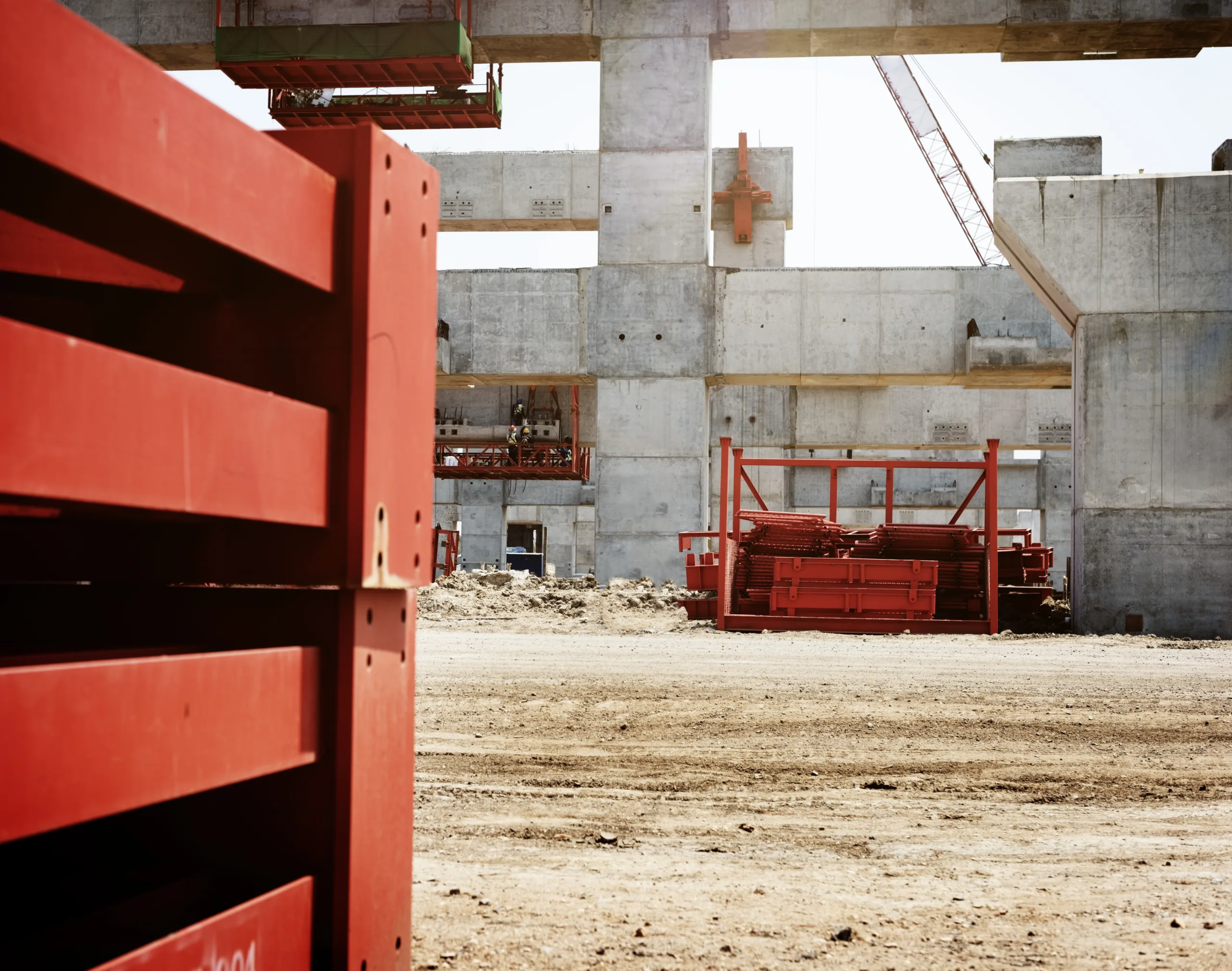 Workforce shortages continue to delay construction projects in 2025 as firms raise pay, adopt tech, and push for policy reform.