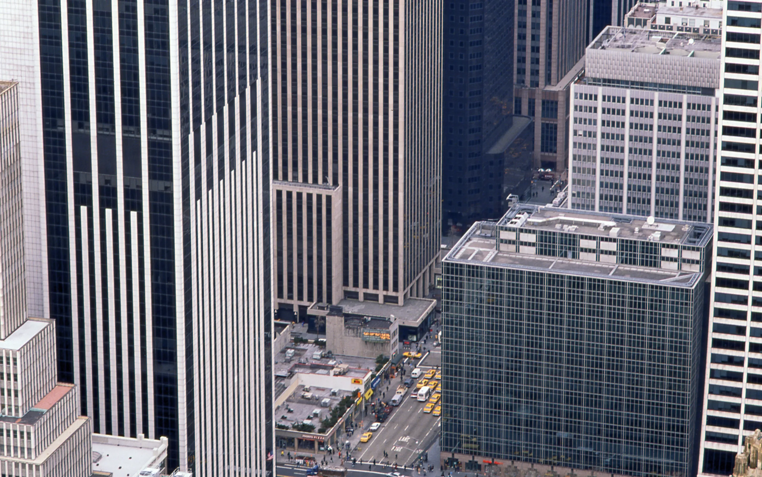 Vornado acquires Midtown office at 75% vacancy for $218M, planning a full redevelopment to boost leasing in Manhattan.