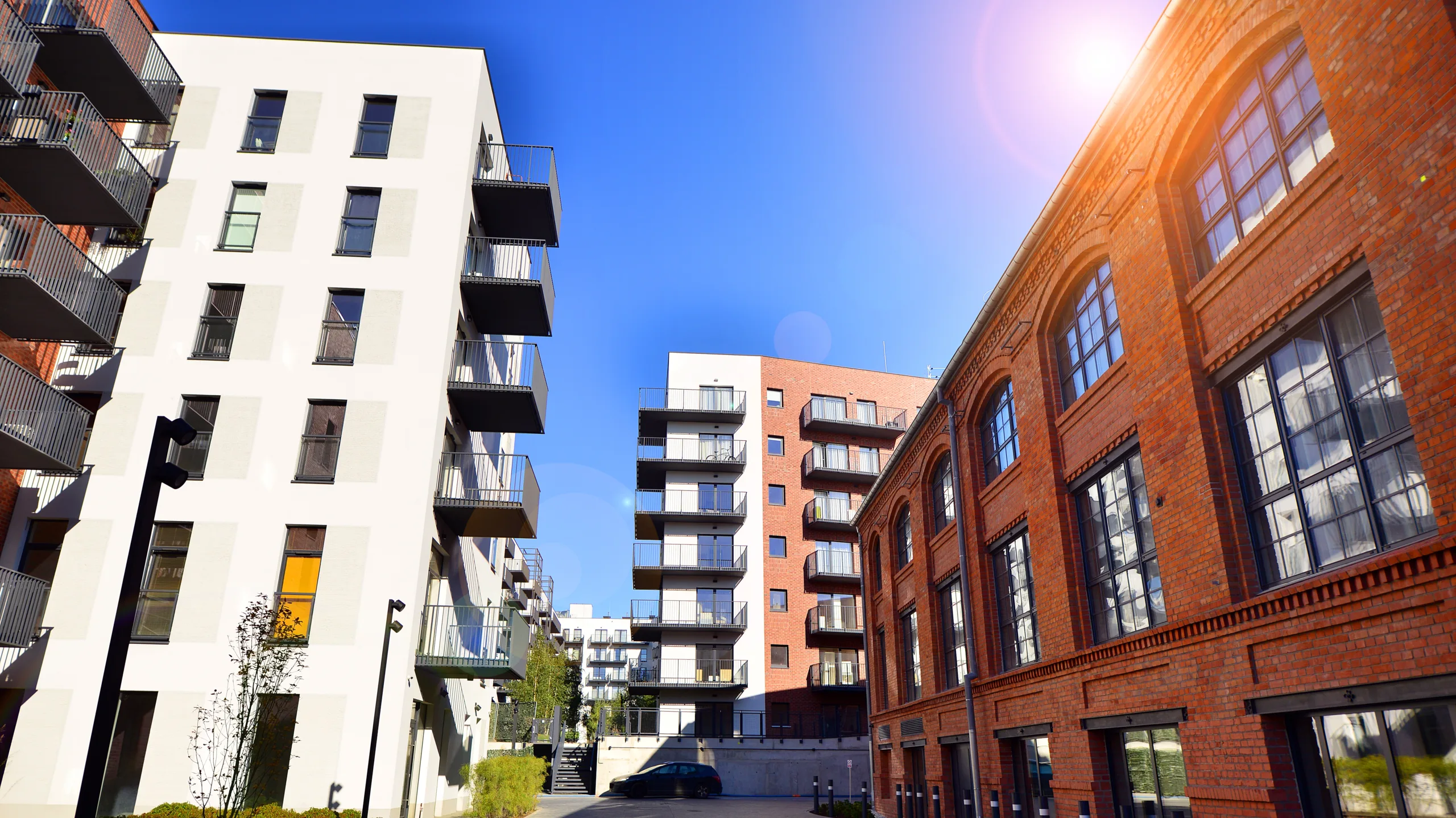Small multifamily market sees valuation growth and stable cap rates in Q2 2025, signaling a strong investor outlook.