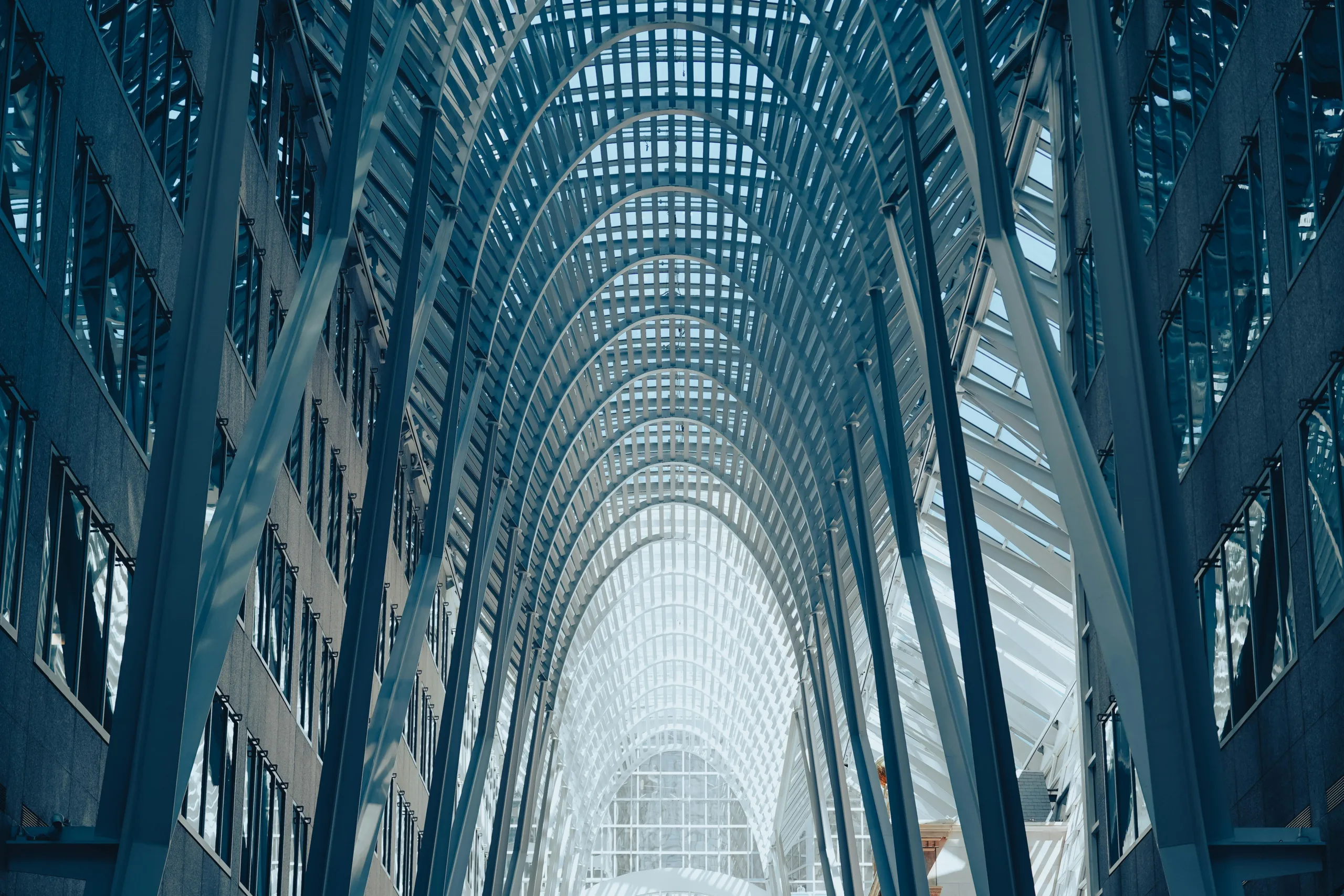 Brookfield losses shrink in Q2 2025 as fund values rise and debt costs drop, offsetting weaker office and retail income.