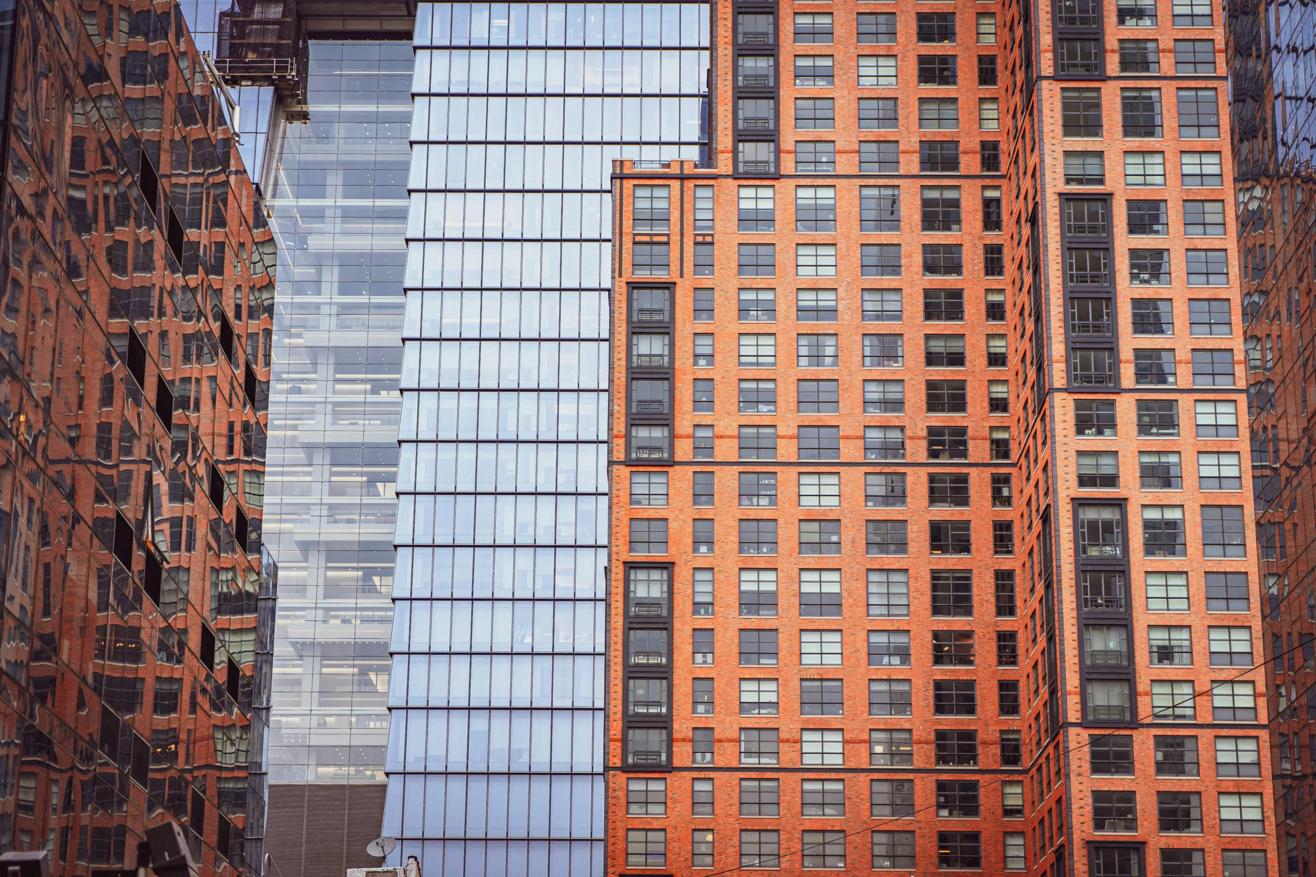 Suburban commutes are driving earlier office departures and reshaping return-to-office strategies across key US markets.
