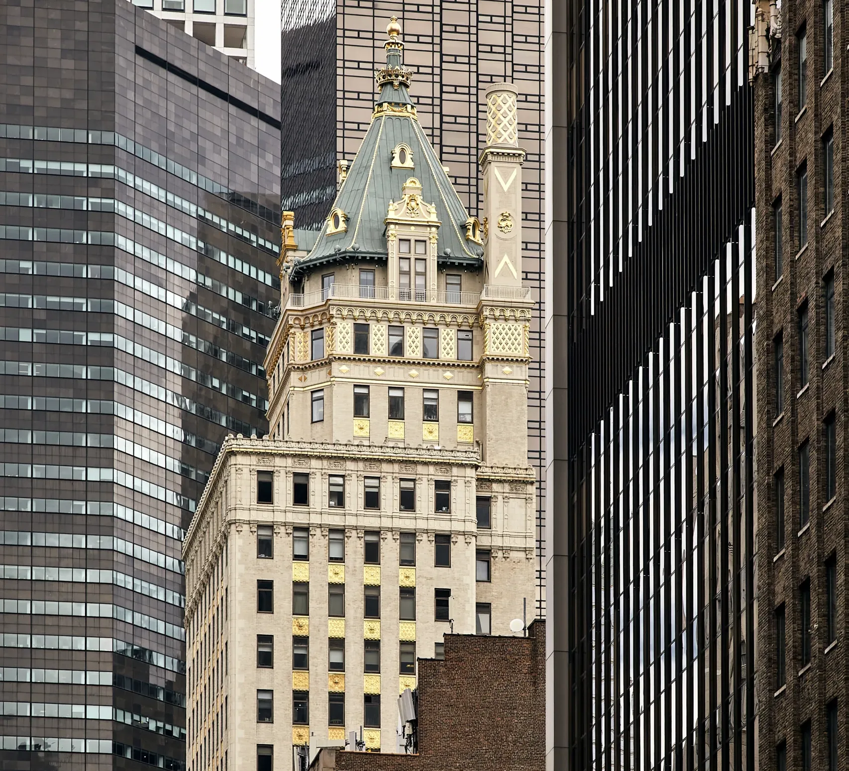 Retail condo in former NYT building sells for just $28M, a 94% drop from its peak valuation after foreclosure.
