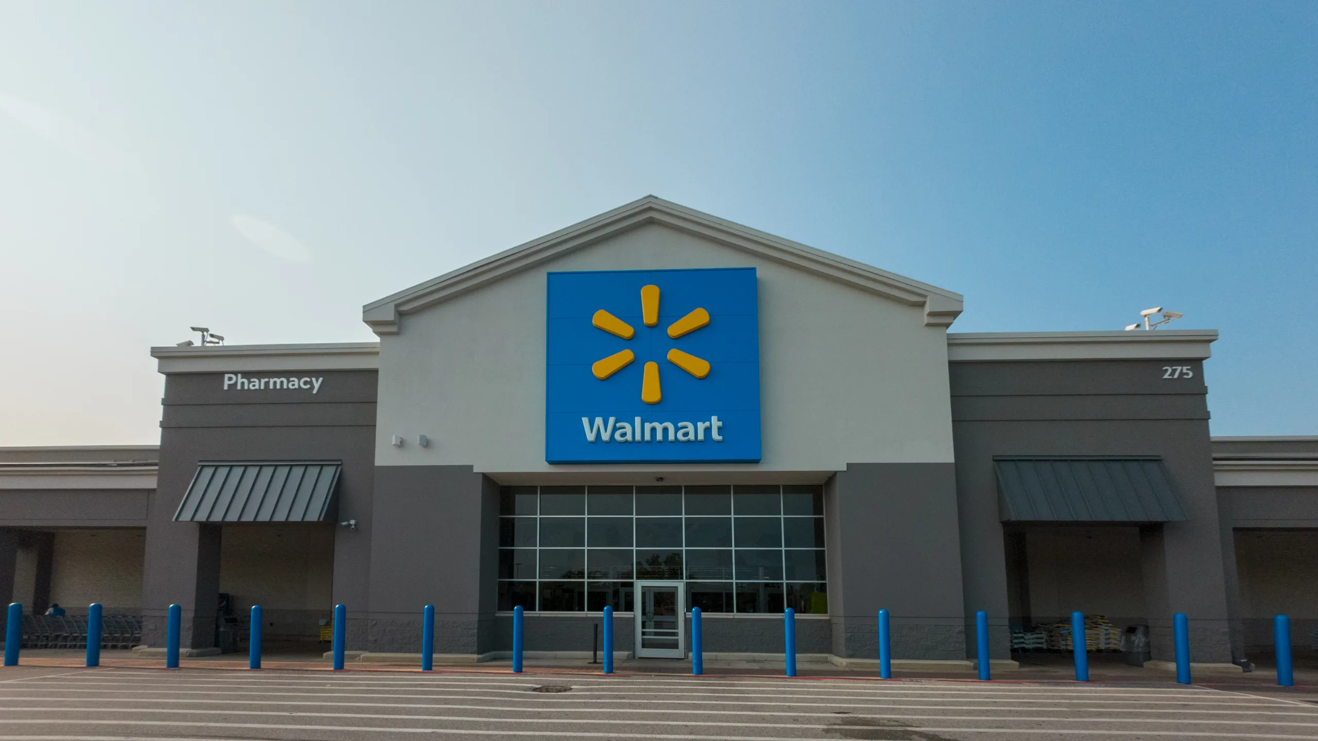 Retail accounting may inflate profit margins as tariffs rise, affecting earnings reports for major US retailers.