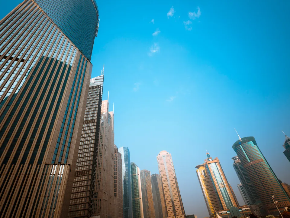 Office leasing shows strength in key markets as demand for top-tier buildings persists despite high vacancy and limited construction.