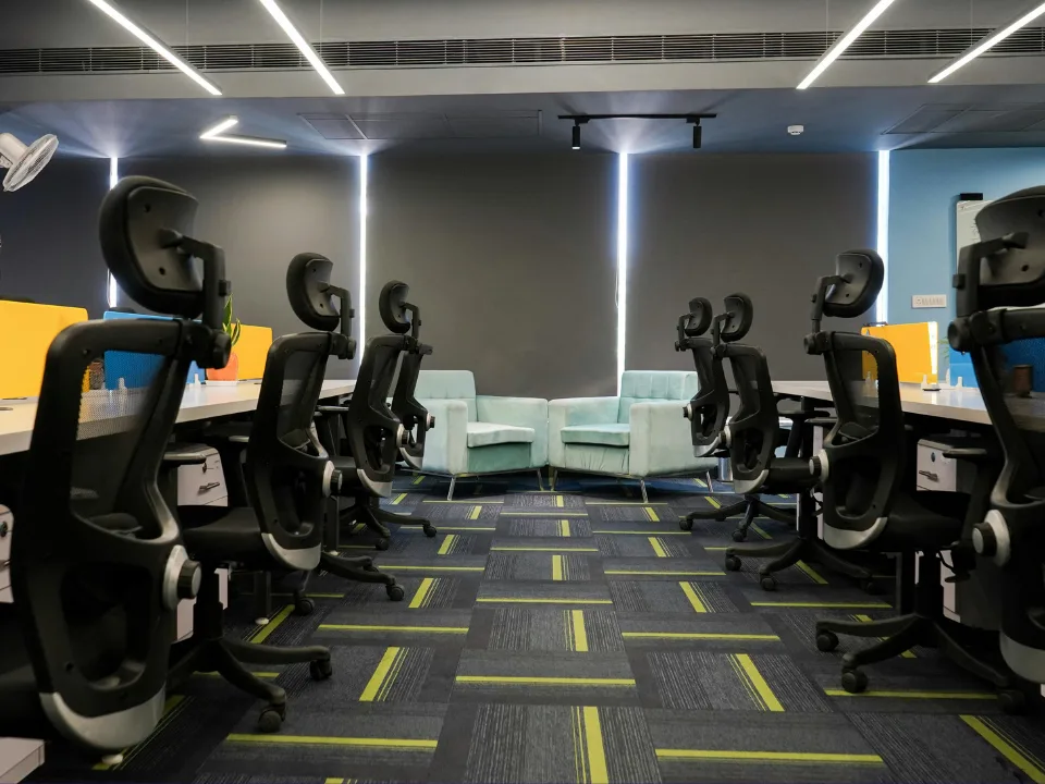 Job growth in top tech cities is fading as AI and economic pressures take hold, but markets like New York and Salt Lake City are still expanding.