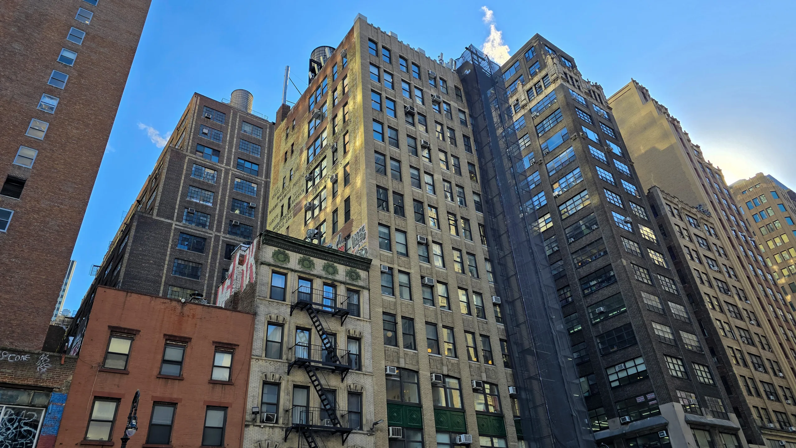 Chicago apartments hit the market as rent growth and limited supply draw investors back to the downtown multifamily sector.
