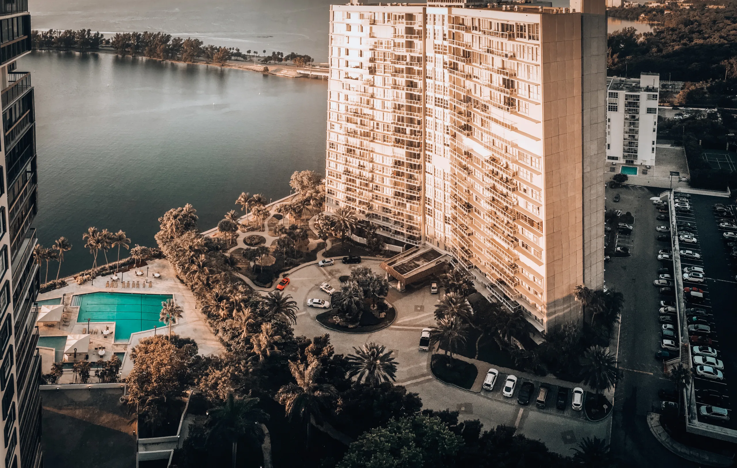 RevPAR decline continues into September as US hotels face soft demand, weak occupancy, and economic headwinds across major markets.