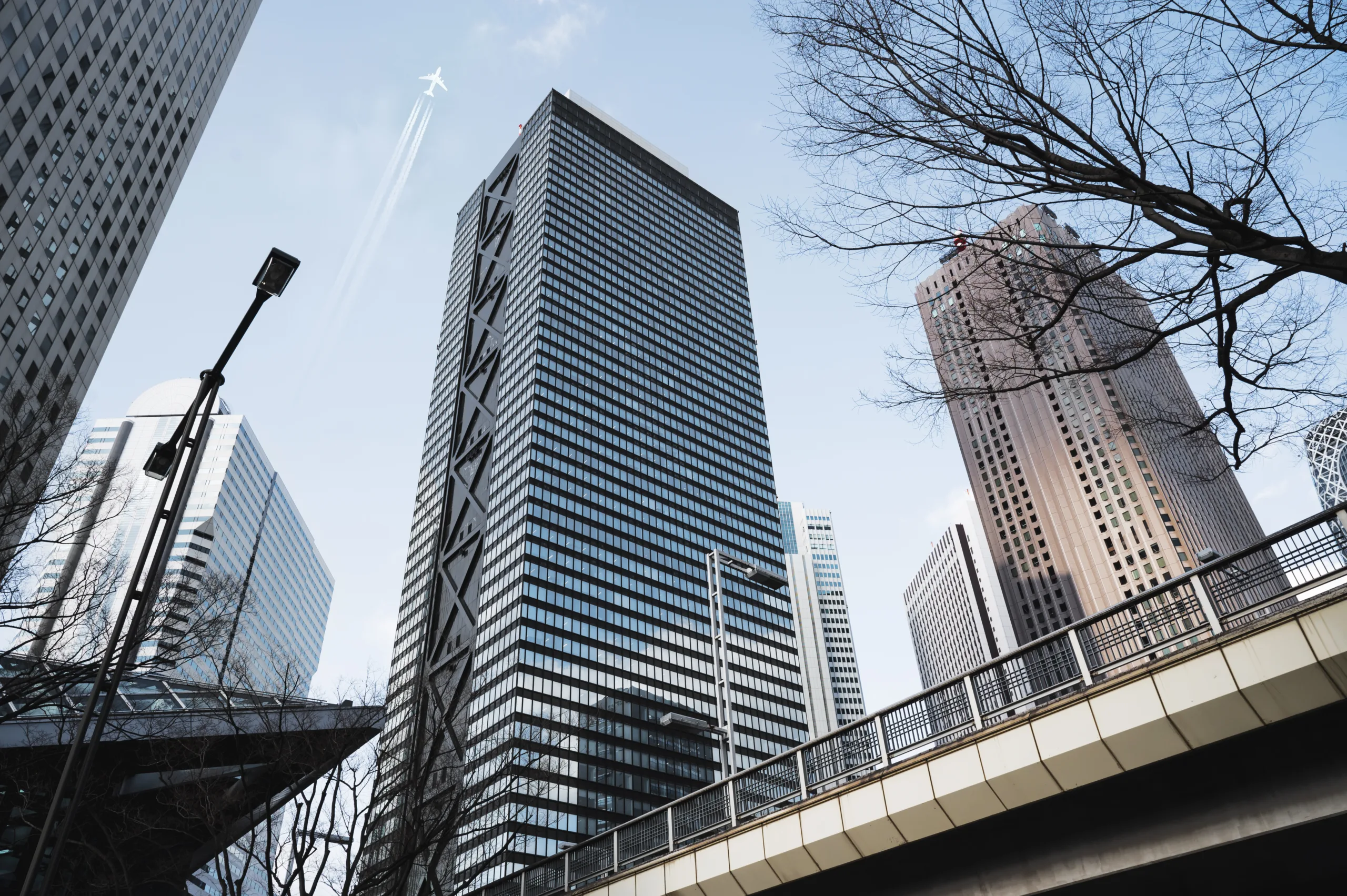 AI hiring fuels record office demand in New York and San Francisco as tech-driven leasing outpaces national trends.