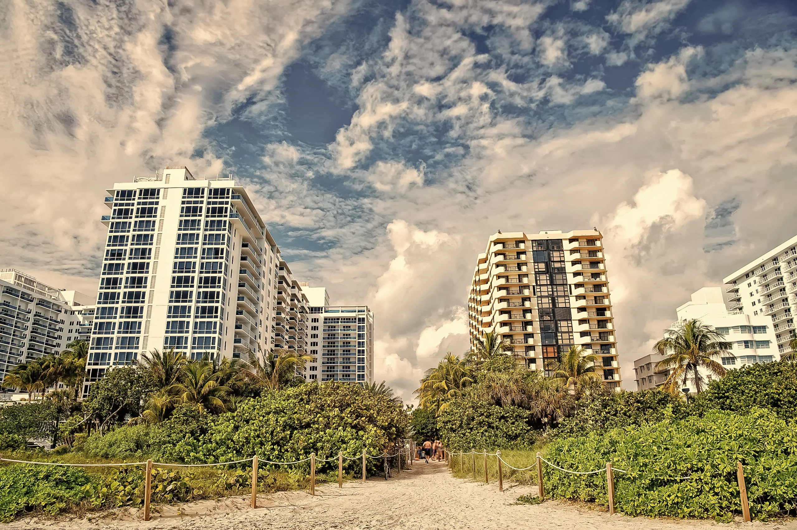 Housing bubble risks rise in major US cities as home prices outpace rents, UBS warns in latest global market report.