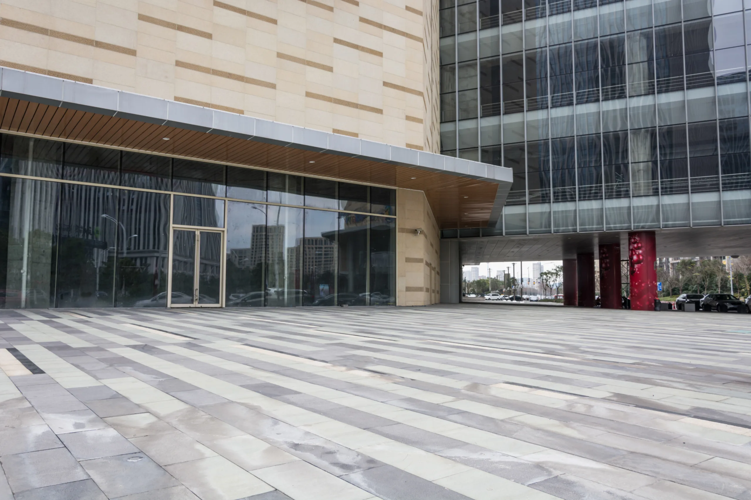Cottonwood Group closed a $1B distressed CRE fund, aiming to seize opportunities as loan maturities and market stress intensify.