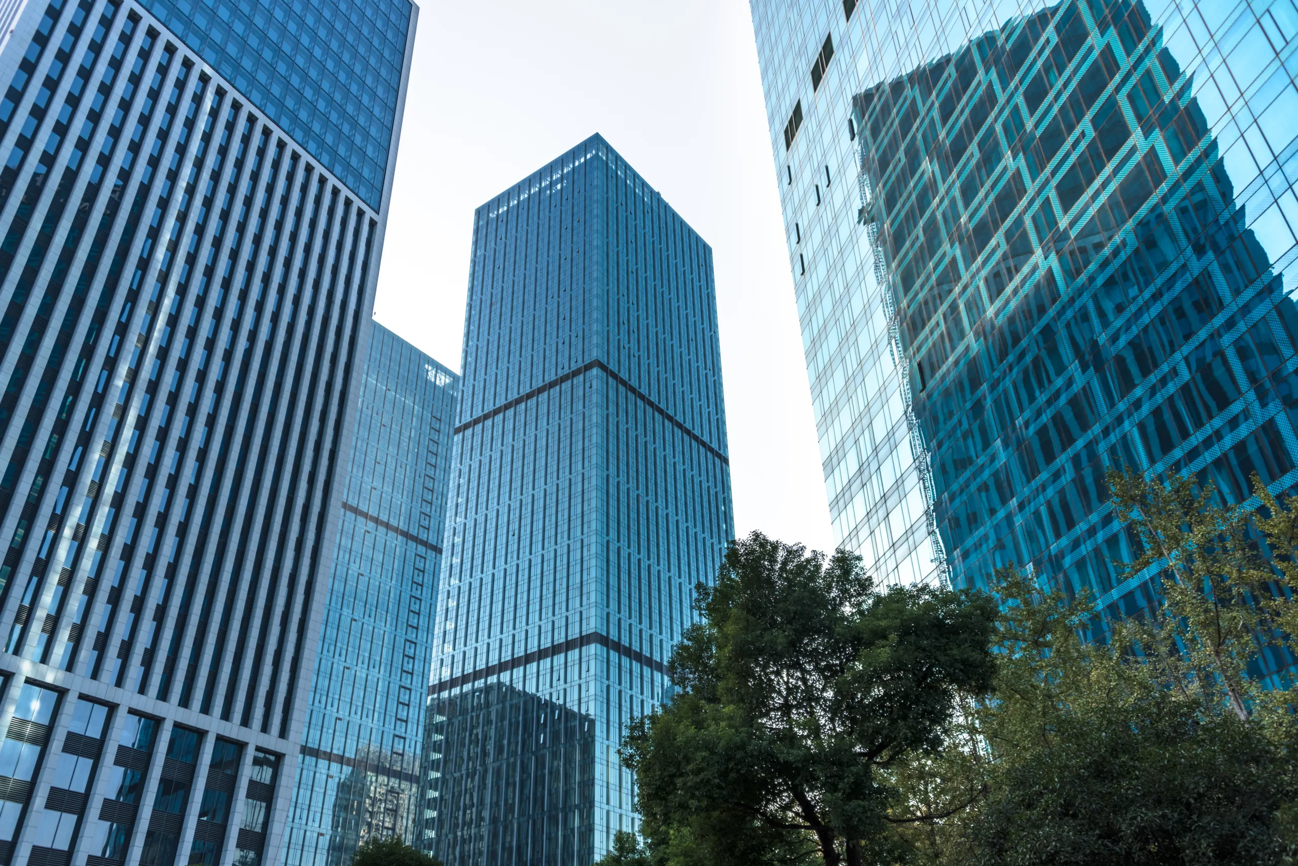 Remote work has plateaued in the US, signaling a new normal as hybrid models reshape metro areas and commuting habits.