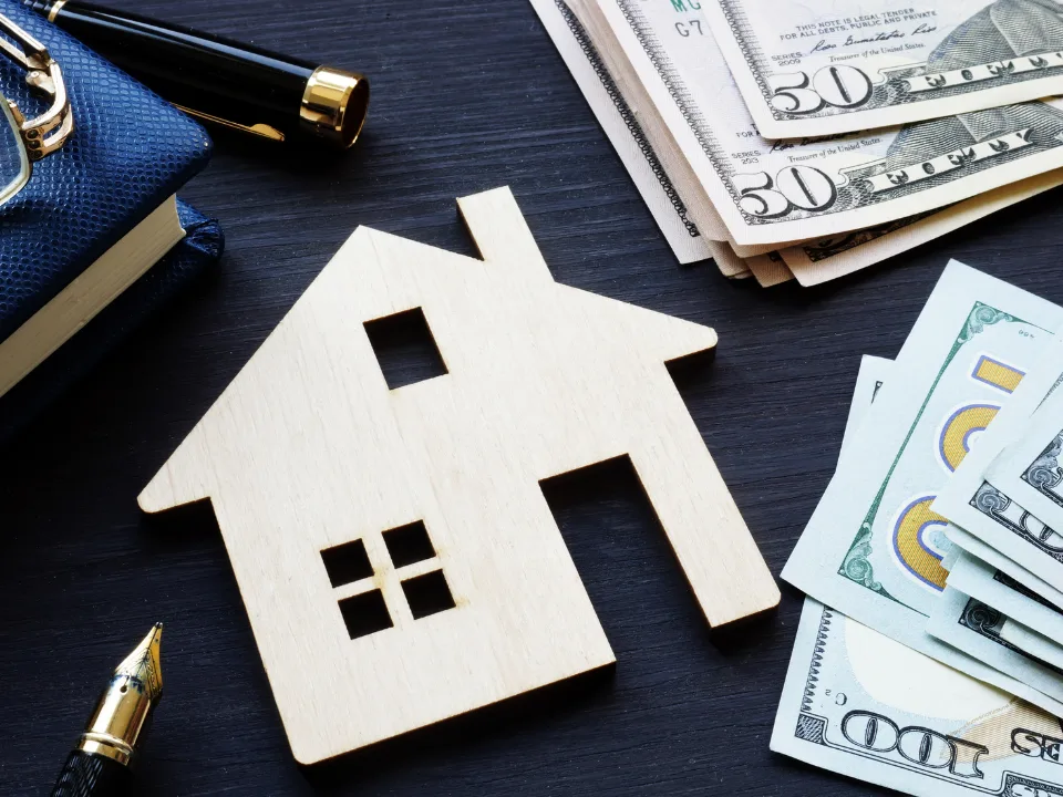 Pay in commercial real estate rose modestly in 2025, but slow hiring and flat bonuses have many professionals feeling stuck.