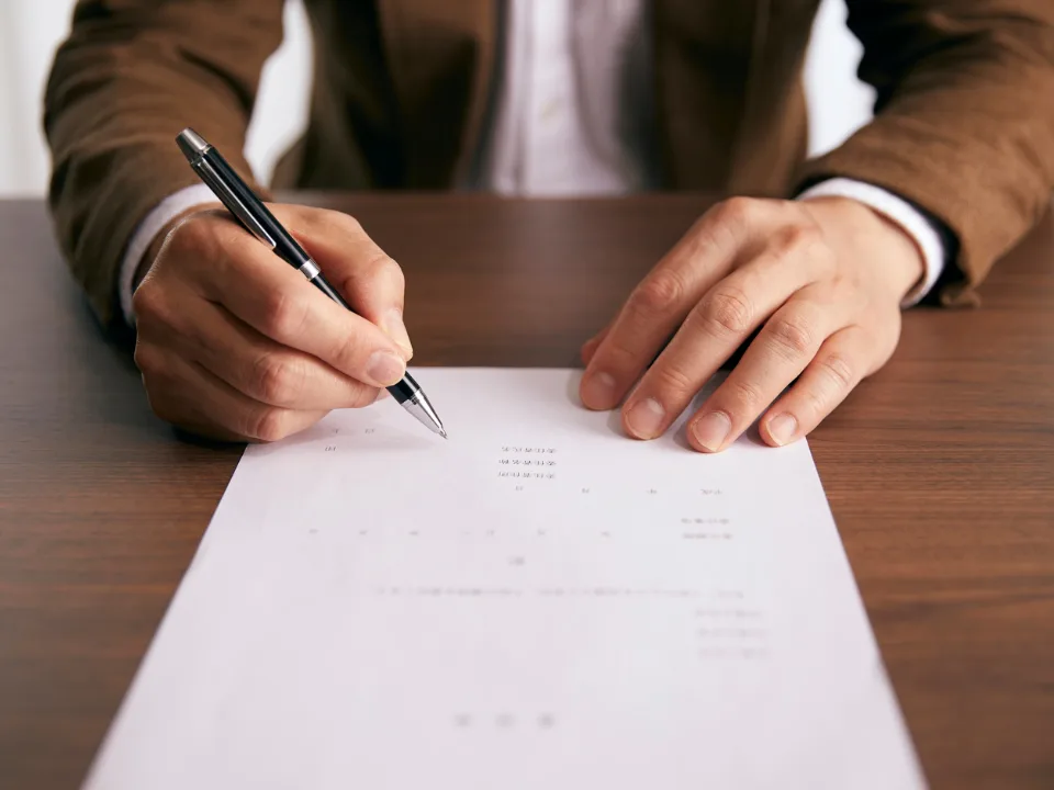 A top Appraisal Institute reviewer has lacked a valid license since 2018, raising concerns over oversight and standards.