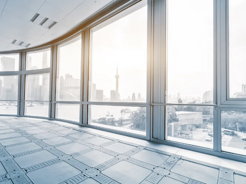 CRE debt hits $4.8T as LifeCos and CMBS lenders grow market share while banks ease new loan activity.