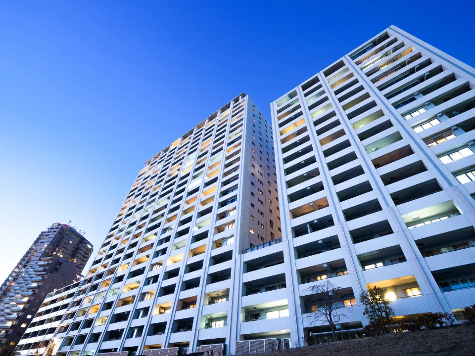 Fed rate cut and market uncertainty weigh on rent growth and supply forecasts through 2026 across key US metros.
